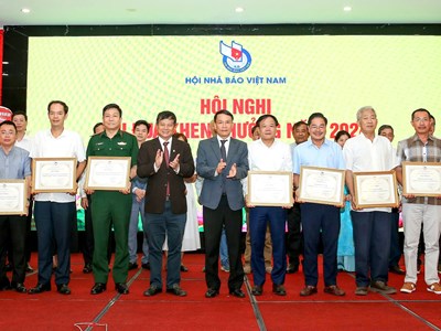 Thúc đẩy tinh thần cống hiến và nâng tầm báo chí cách mạng Việt Nam
