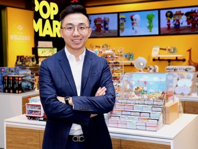 Từ cậu bé phát tờ rơi đến CEO 39 tuổi đứng sau đế chế Pop Mart tỉ đô