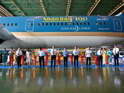 Ra mắt logo Báo Nhân Dân trên thân máy bay Vietnam Airlines