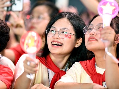 Thổi bùng ngọn lửa tình yêu nước