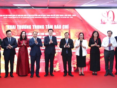 Khai trương Trung tâm Báo chí Triển lãm thành tựu đất nước