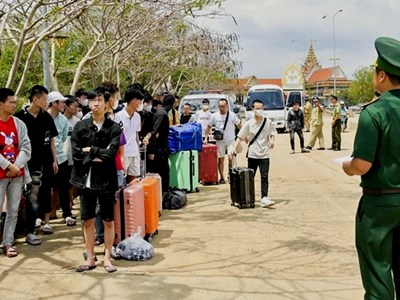 Giải cứu cô gái trẻ bị lừa, “bắt cóc online”, tống tiền hàng tỉ đồng