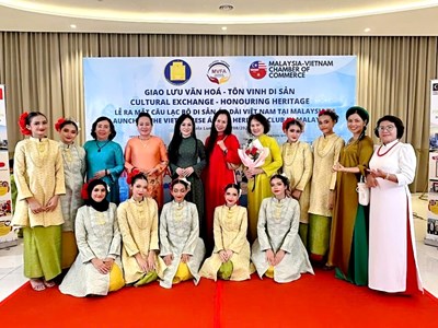 Ra mắt CLB Di sản Áo dài Việt Nam tại Malaysia