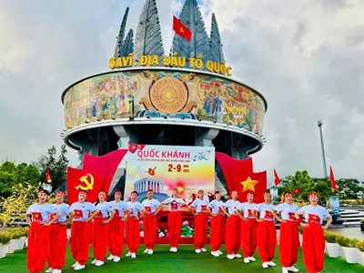 Quảng Ninh: Hút khách dịp 2.9 dù thời tiết bất lợi