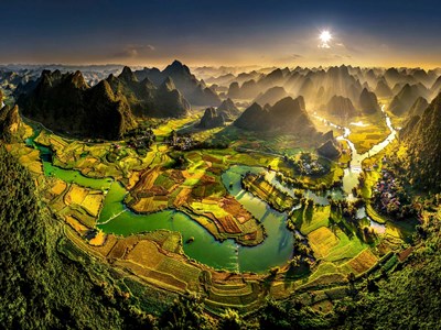 Việt Nam - Điểm đến hàng đầu châu Á năm 2025