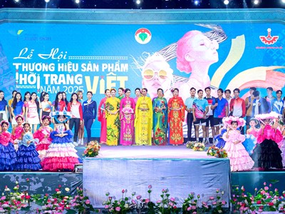  Tôn vinh văn hóa và sản phẩm thời trang Việt