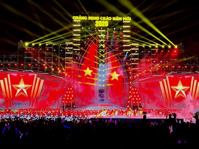 Khoảnh khắc chào năm mới rực rỡ của Quảng Ninh