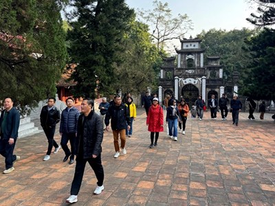 Tái định vị chùa Hương trong bản đồ du lịch văn hoá Thủ đô