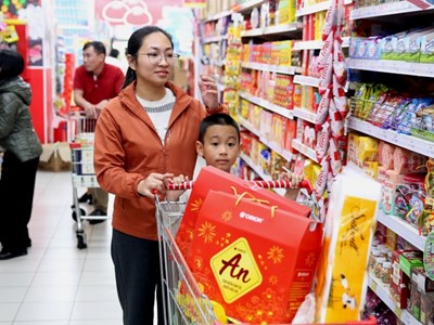 Quảng Ninh khuyến khích nhà hàng mở cửa xuyên Tết