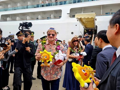 Quảng Ninh đón năm mới bằng “cú chào cảng” ấn tượng 