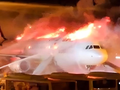 Nhật Bản sẽ cấm sạc dự phòng trên máy bay từ tháng 4 vì lo ngại cháy nổ