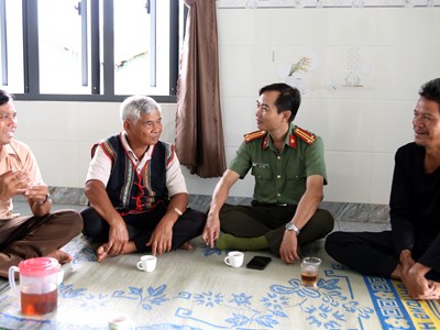 Trol Đeng - Vững như cây lớn trên rừng