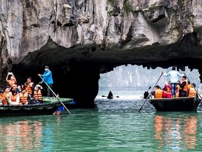 Siết chặt an toàn để nâng chuẩn điểm đến di sản vịnh Hạ Long