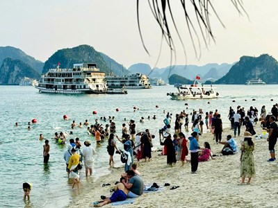 Quảng Ninh “bội thu” sau ba ngày lễ
