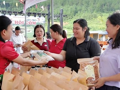 Lễ hội Cốm Tú Lệ mở rộng cơ hội phát triển sản phẩm gắn với du lịch