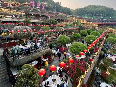 Người Trung Quốc trả 7,4 tỉ đô la cho “kinh tế đồng hành“