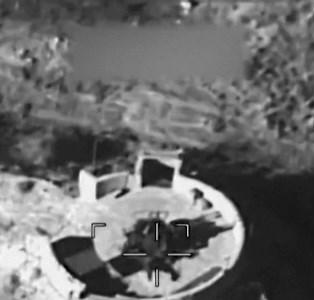  Mỹ tung video xóa sổ tàu chiến Iran, điều tàu đổ bộ USS Tripoli áp sát 