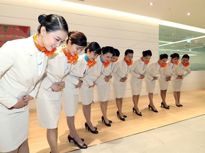 Hãng hàng không cho loạt tiếp viên nghỉ không lương, cắt gần 200 chuyến bay quốc tế trong 2 tháng