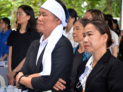 Người dân TP.HCM và các tỉnh phía Nam nghẹn ngào tiễn biệt Tổng Bí thư Nguyễn Phú Trọng