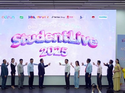 Sinh viên tranh tài livestream bán hàng có trách nhiệm