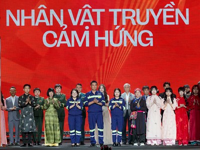 Thổi bùng ngọn lửa truyền cảm hứng “Viết tiếp câu chuyện Việt Nam” 