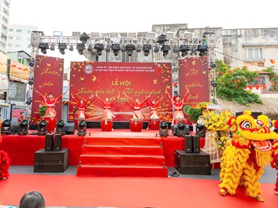 Gìn giữ bản sắc văn hóa dân tộc qua Lễ hội “Xuân gắn kết - Tết nghĩa tình” 