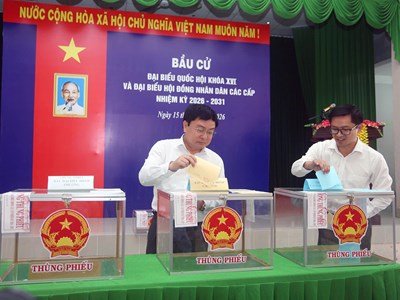 Cử tri Tây Ninh phấn khởi đi bầu cử từ sớm 