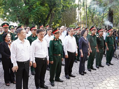 Dốc toàn lực đưa các anh hùng liệt sĩ tại Công viên Lê Thị Riêng về với đồng đội