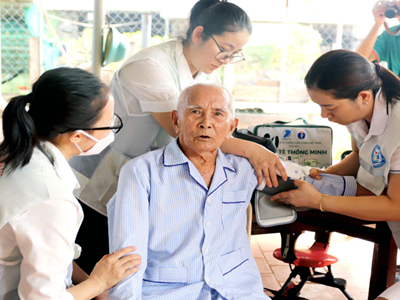 TP.HCM: Người dân được khám, chữa bệnh BHYT tại nhà
