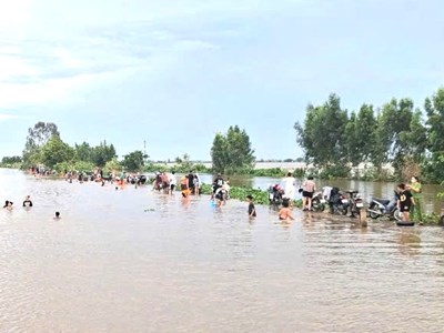 Về Đồng Tháp trải nghiệm mùa nước nổi với “Hồng Ngự - Sắc nước vùng biên”