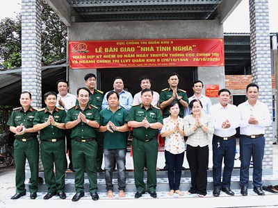 Tô thắm nghĩa tình quân dân qua hoạt động về nguồn