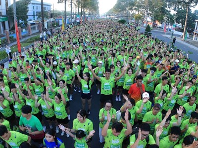 Sáng nay, hàng chục ngàn VĐV bước vào đường chạy Marathon 2026 ở Đồng Tháp