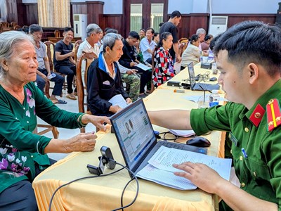 Công an An Giang thu nhận mẫu ADN cho hơn 1.100 thân nhân liệt sĩ trong đợt 2 năm 2026