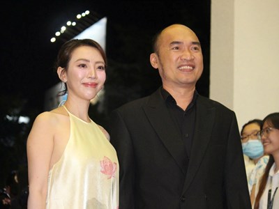 Niềm vui vỡ oà của nghệ sĩ tại Liên hoan Phim Việt Nam lần thứ XXIV