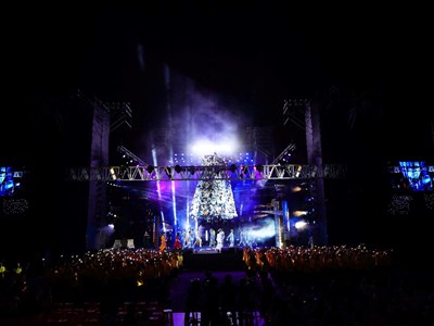 Khi nhạc Trịnh cất lời cùng “Hoa và Rác“