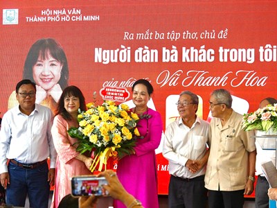 Ra mắt bộ ba tập thơ “Vũ – Thanh – Hoa” 