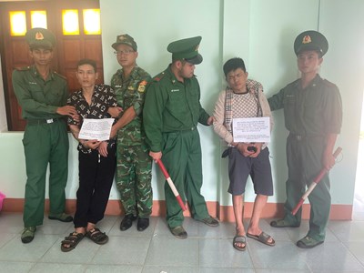 Bắt giữ 2 đối tượng mua bán, tàng trữ ma tuý cùng vũ khí nguy hiểm