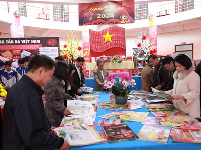 Kon Tum: Khai mạc Hội Báo Xuân Ất Tỵ năm 2025