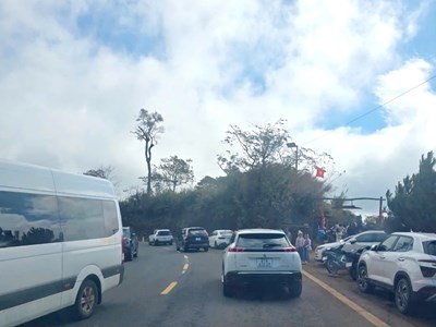 Kon Tum: Làm điểm du lịch trái phép trên đất nông nghiệp, thu lợi “khủng”