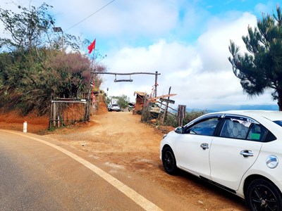 Chính quyền yêu cầu tháo dỡ, chủ cơ sở vẫn ngang nhiên thu tiền du khách 