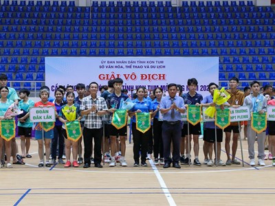 Lễ khai mạc Giải Cầu lông các nhóm tuổi mở rộng tỉnh Kon Tum năm 2025