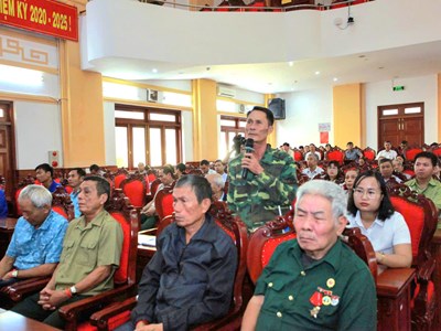 Phó Chủ tịch Quốc hội Trần Quang Phương tiếp xúc cử tri tại Quảng Ngãi