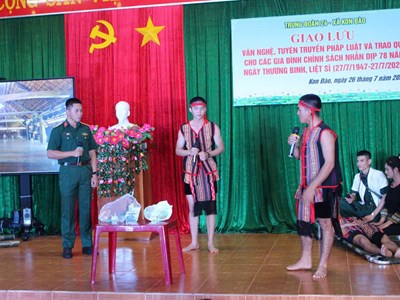 Sân khấu hóa – Dấu ấn đặc biệt trong công tác dân vận của Trung đoàn 24