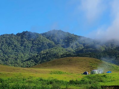 Có một “thảo nguyên” thu nhỏ đẹp như tranh giữa đại ngàn biên giới Đăk Plô