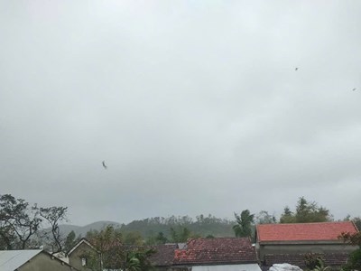 Đắk Lắk: Nước lũ dâng chạm nóc nhà, nhiều người dân lên mạng xã hội cầu cứu trong đêm