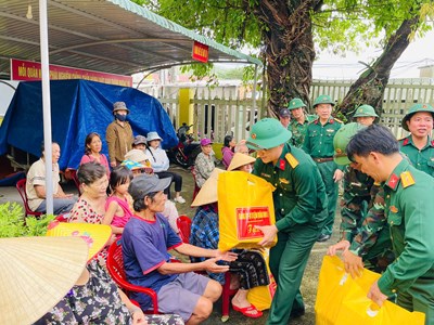 Quân khu 5 chia sẻ mất mát với gia đình chiến sĩ tại Đắk Lắk