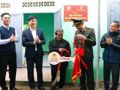 Công an Quảng Ngãi hoàn thành Chiến dịch Quang Trung, hồi sinh những mái nhà sau lũ