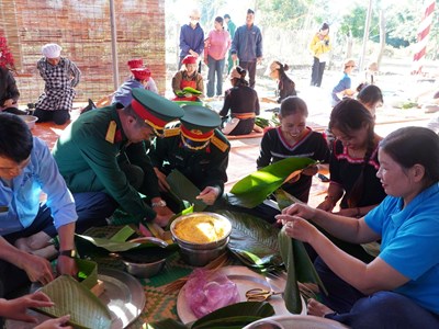 Xuân biên giới lan tỏa nghĩa tình quân dân ở Quảng Ngãi