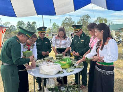 Xuân về nơi phên dậu Tổ quốc: Bộ đội Biên phòng Quảng Ngãi sưởi ấm lòng dân Sa Loong