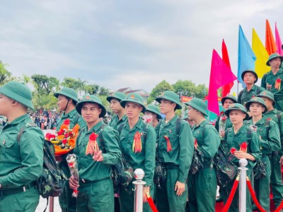 Hơn 3.900 thanh niên Quảng Ngãi lên đường thực hiện nghĩa vụ thiêng liêng với Tổ quốc
